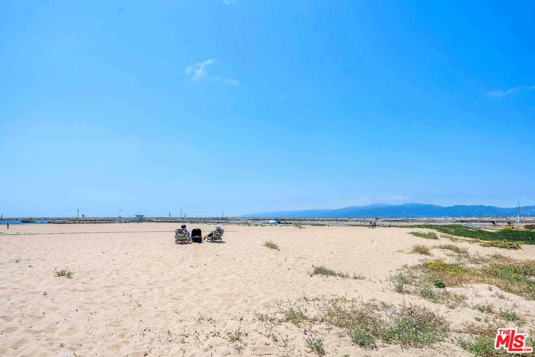 15 63rd Avenue, Unit 3 Playa del Rey, CA 90293 - Photo 34 of 34 a view of beach and ocean