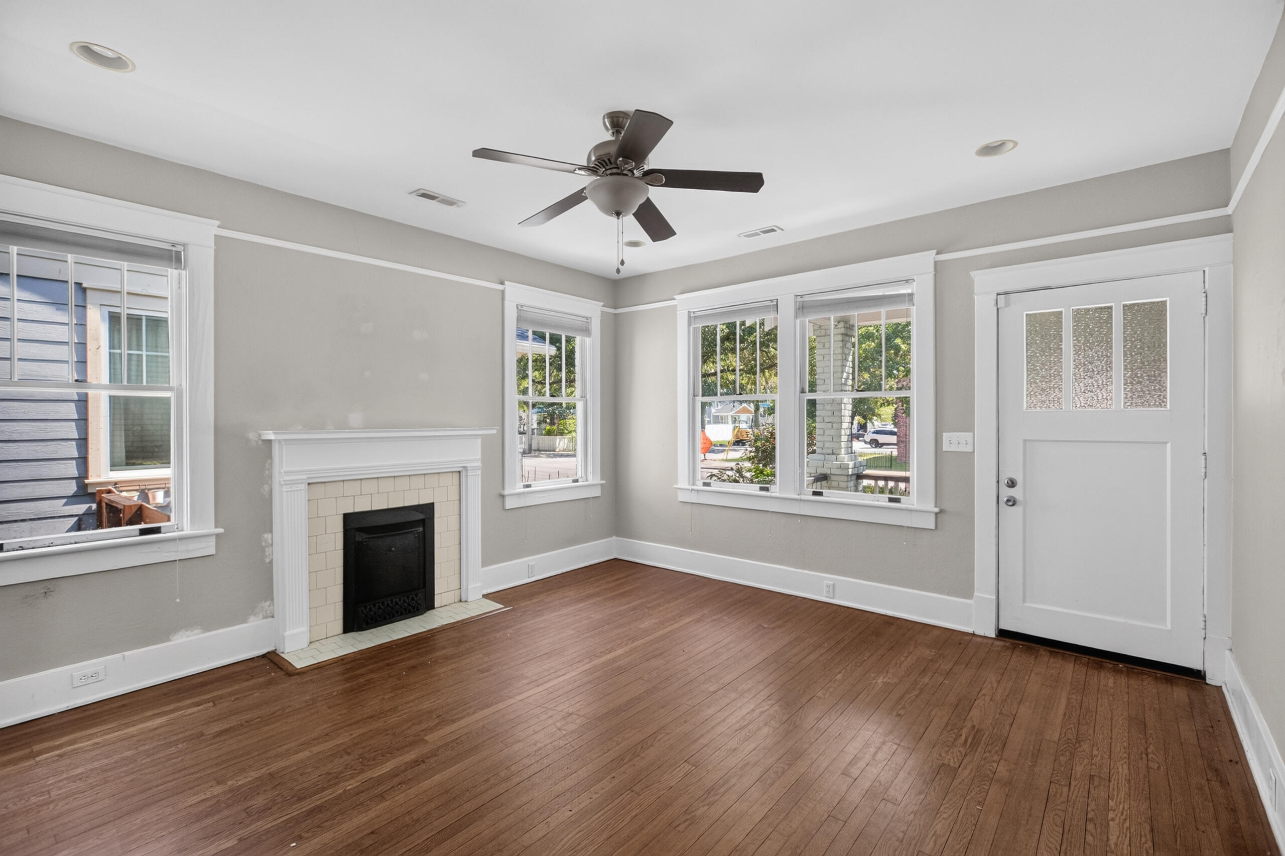 831 Rutledge Avenue Charleston, SC 29403 - Photo 2 of 27 296A1487