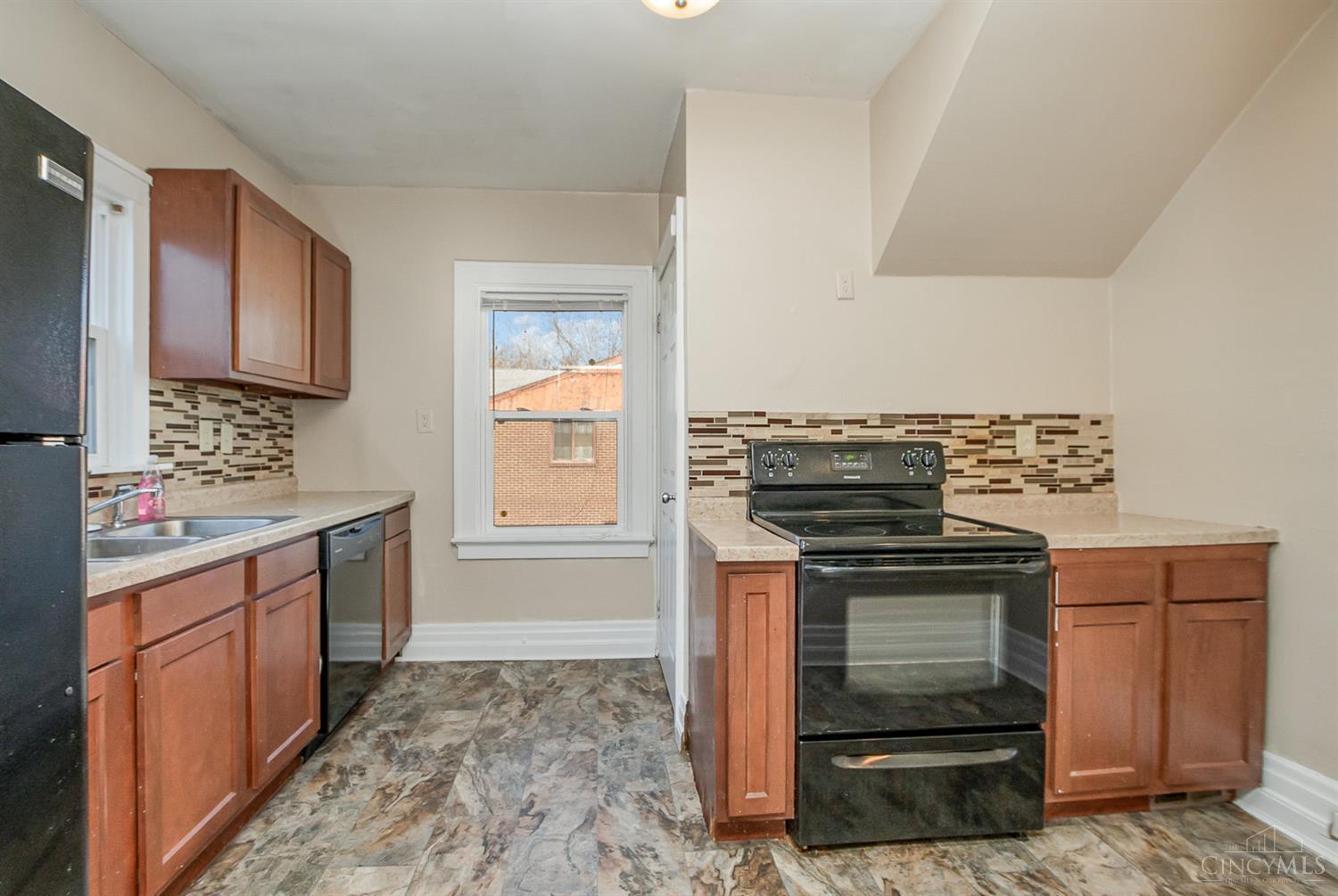 5831 Argus Road Cincinnati, OH 45224 - Photo 5 of 15 Gallery Image 5