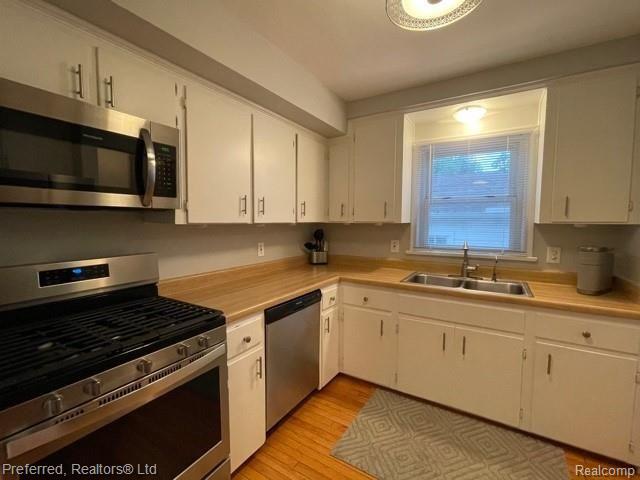324 Sheldon Road Plymouth, MI 48170 - Photo 3 of 18