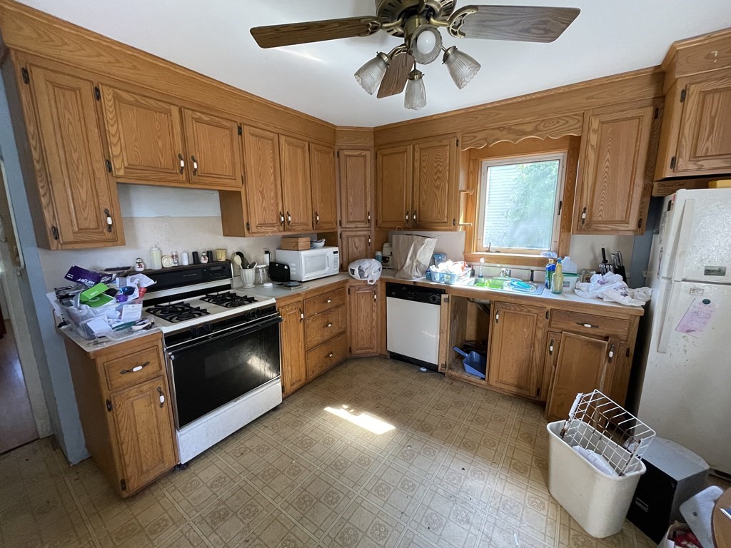 28 Star Street Whitman, MA 02382 - Photo 6 of 7