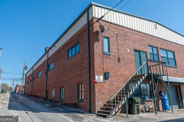 $850,000 | 18 West Currahee Street, Toccoa, GA 30577