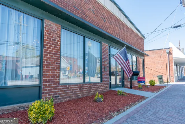 $850,000 | 18 West Currahee Street, Toccoa, GA 30577