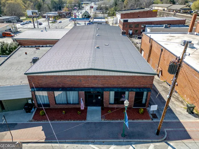 $850,000 | 18 West Currahee Street, Toccoa, GA 30577