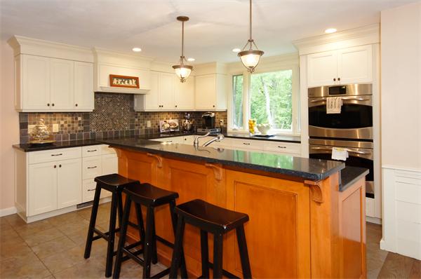 41 Sanderson Road Lexington, MA 02420 - Photo 3 of 29 Gallery Image 3