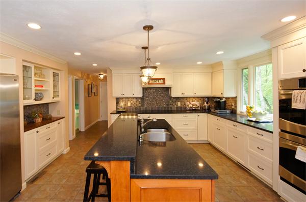 41 Sanderson Road Lexington, MA 02420 - Photo 4 of 29 Gallery Image 4