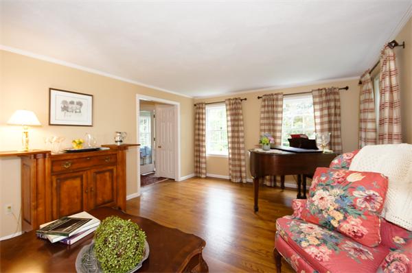 41 Sanderson Road Lexington, MA 02420 - Photo 9 of 29 Gallery Image 9