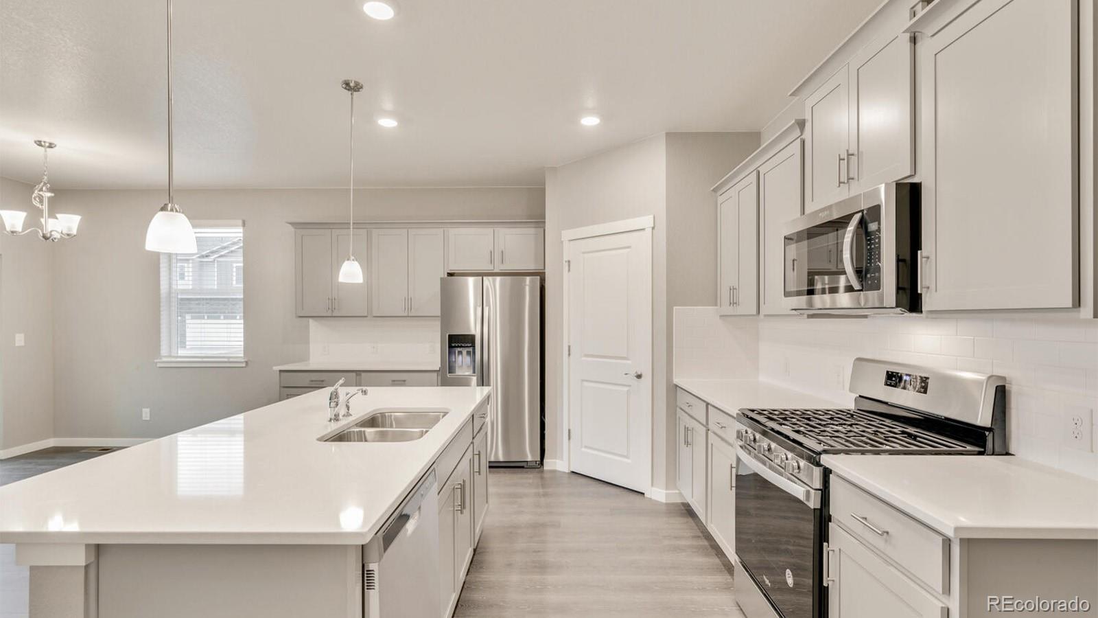 1144 Ridgefield Drive Berthoud, CO 80513 - Photo 6 of 22 Gallery Image 6