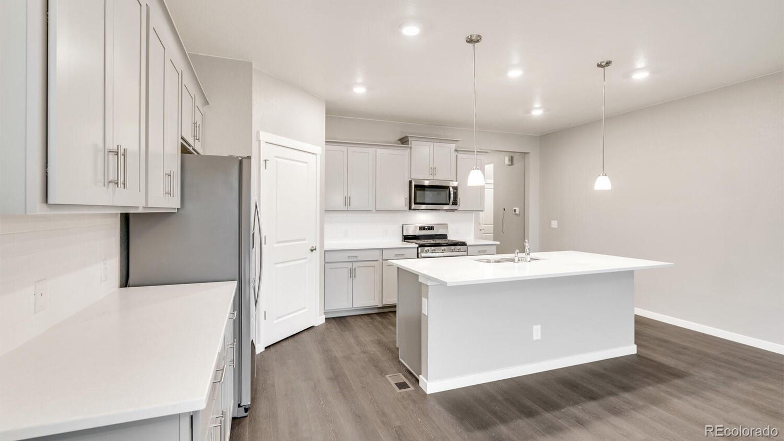 1144 Ridgefield Drive Berthoud, CO 80513 - Photo 7 of 22 Gallery Image 7