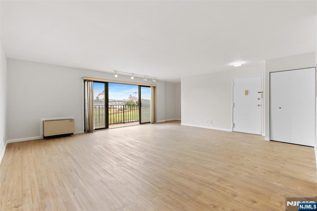 1150 River Road, Unit 4H Edgewater, NJ 07020 - Photo 7 of 44