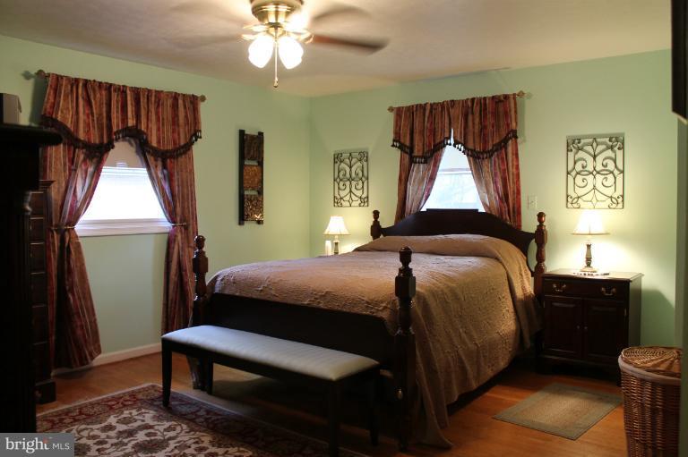 206 Beechcroft Road Winchester, VA 22601 - Photo 4 of 29 Bedroom (Master)