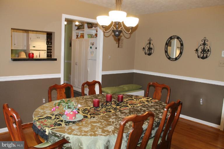 206 Beechcroft Road Winchester, VA 22601 - Photo 9 of 29 Dining Room