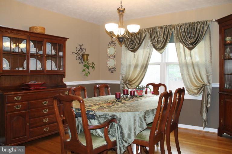 206 Beechcroft Road Winchester, VA 22601 - Photo 10 of 29 Dining Room