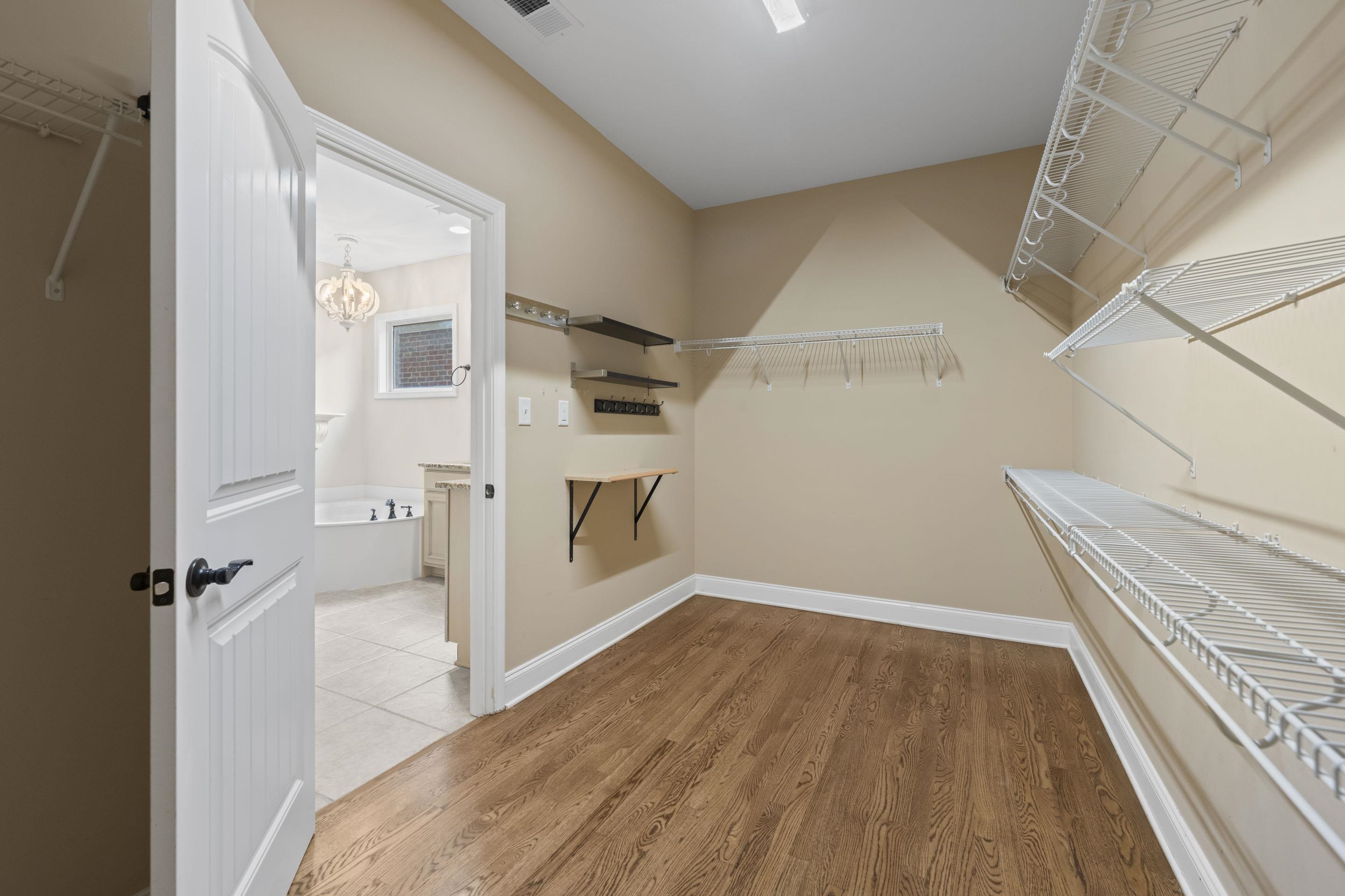 389 South Tarren Mill Circle Collierville, TN 38017 - Photo 21 of 32 a view of bathroom