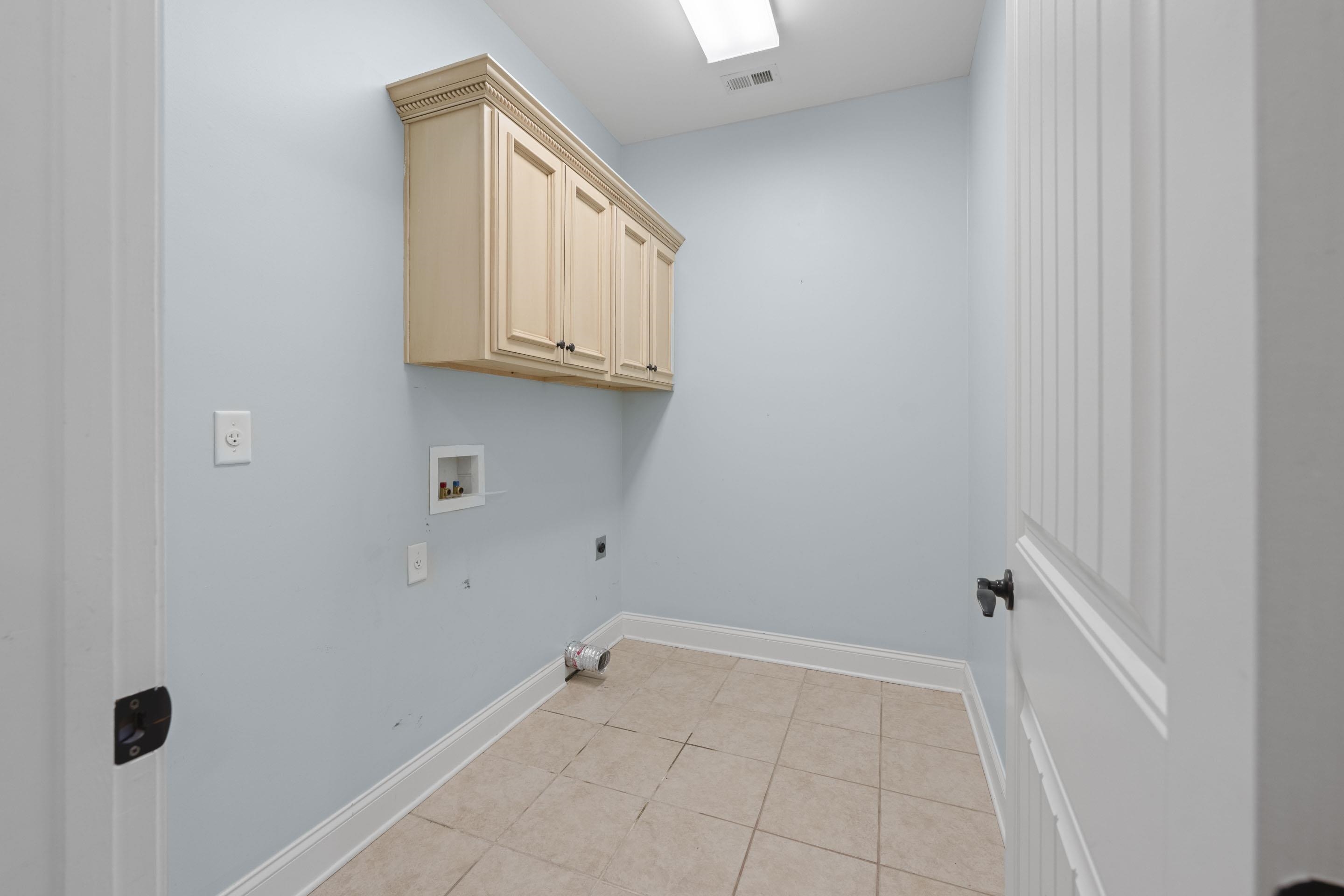 389 South Tarren Mill Circle Collierville, TN 38017 - Photo 26 of 32 a view of an empty room