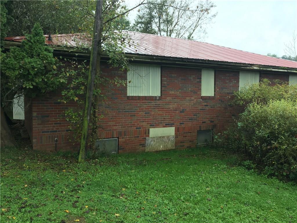 781 Millbrook Road Jackson Center, PA 16133 - Photo 2 of 10