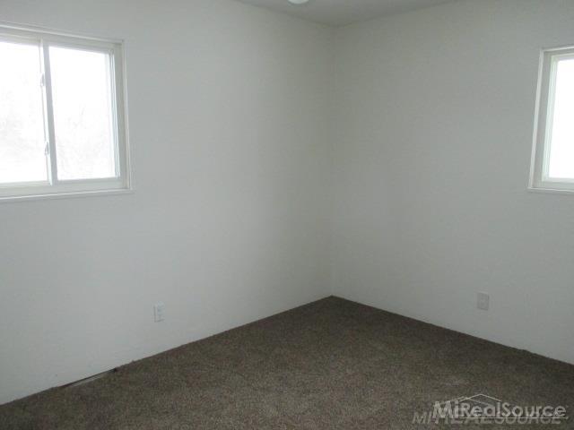 207 East River Road Flushing, MI 48433 - Photo 13 of 21 Gallery Image 13