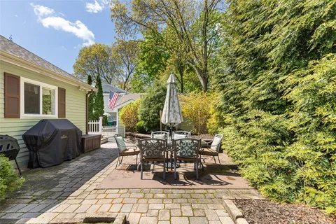 $399,000 | 109 Pinegrove Avenue, Warwick, RI 02889