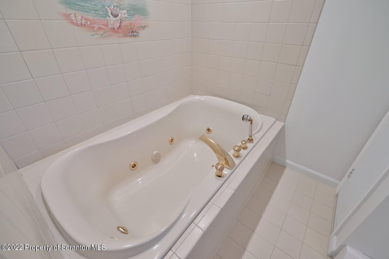 485 Spring Run Lane Moscow, PA 18444 - Photo 23 of 89 Gallery Image 23