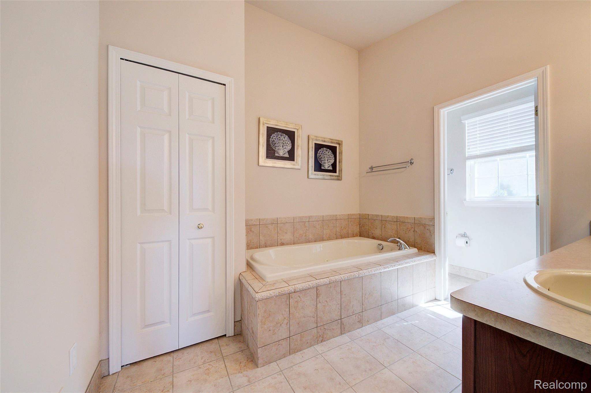 51211 Gold Ridge Lane Canton, MI 48188 - Photo 20 of 51 19 Master Bathroom.jpg