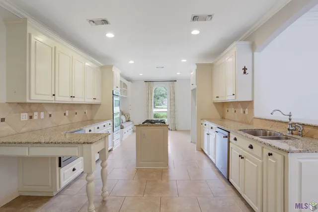 $595,000 | 11924 Indigo Drive, St. Francisville, LA 70775