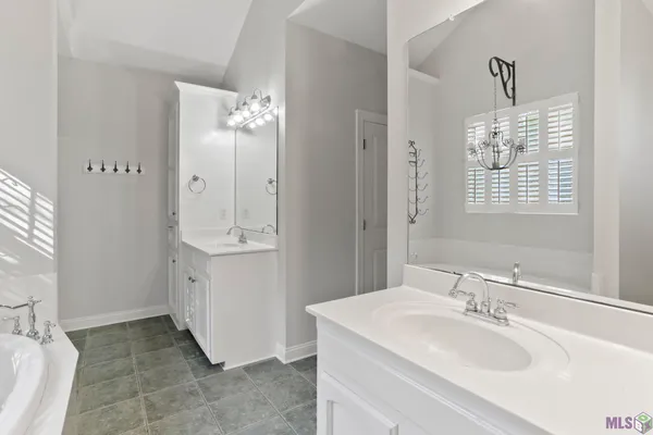 $585,000 | 11924 Indigo Drive, St. Francisville, LA 70775