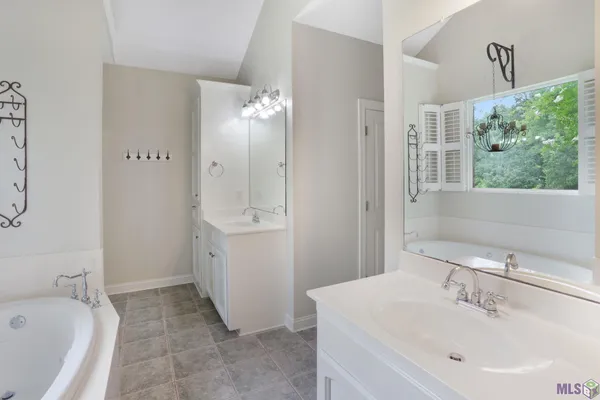 $585,000 | 11924 Indigo Drive, St. Francisville, LA 70775