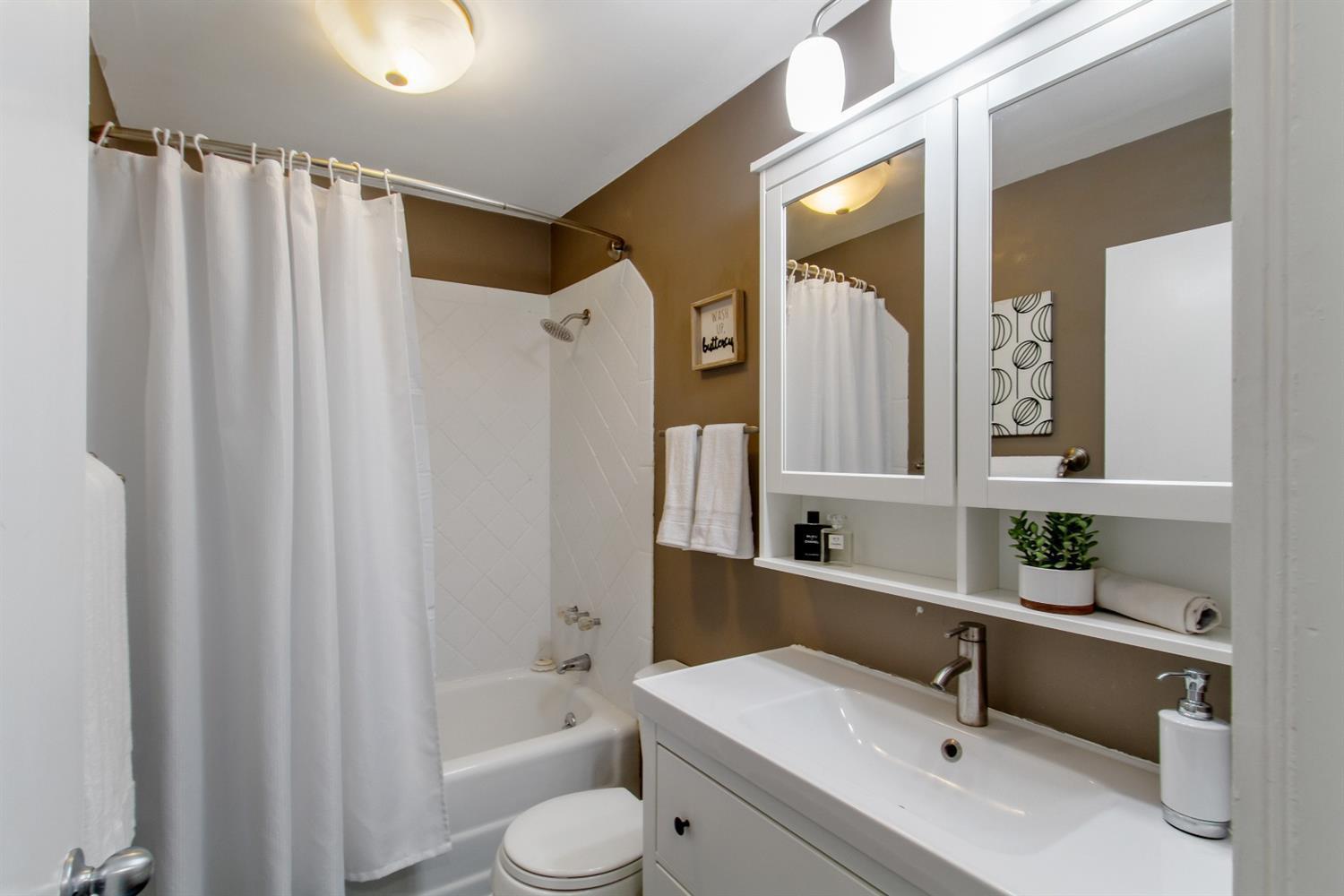 3407 Brotherton Road Cincinnati, OH 45209 - Photo 7 of 40 Gallery Image 7