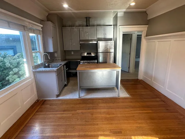 $4,000 | 5480 Vicente Way, Oakland, CA 94609