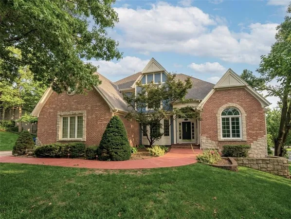 $850,000 | 8436 Pflumm Circle, Lenexa, KS 66215