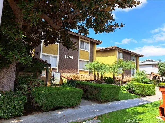 $522,000 | 15205 Budlong Avenue, Unit 9, Gardena, CA 90247