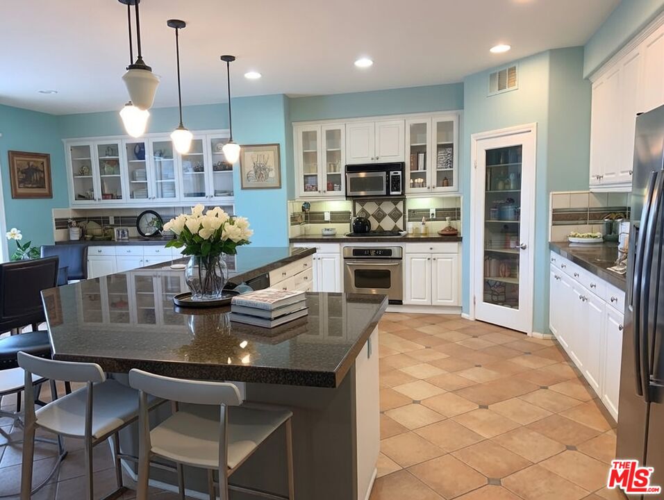 43029 59th Street West Lancaster, CA 93536 - Photo 2 of 23