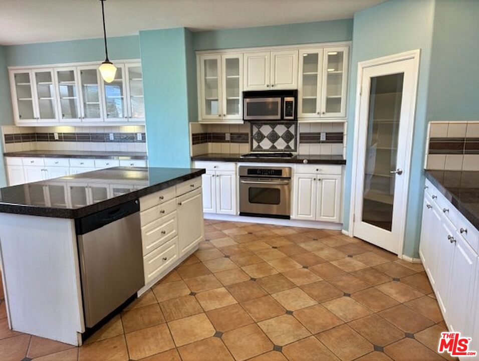 43029 59th Street West Lancaster, CA 93536 - Photo 4 of 23