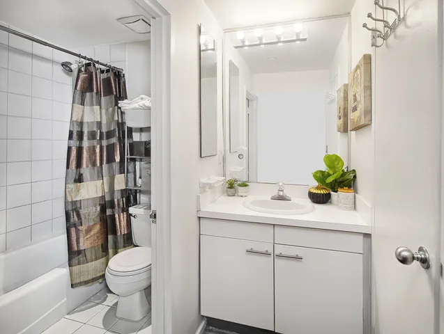 $599,000 | 518-536 Gregory Avenue, Unit A318, Weehawken, NJ 07086