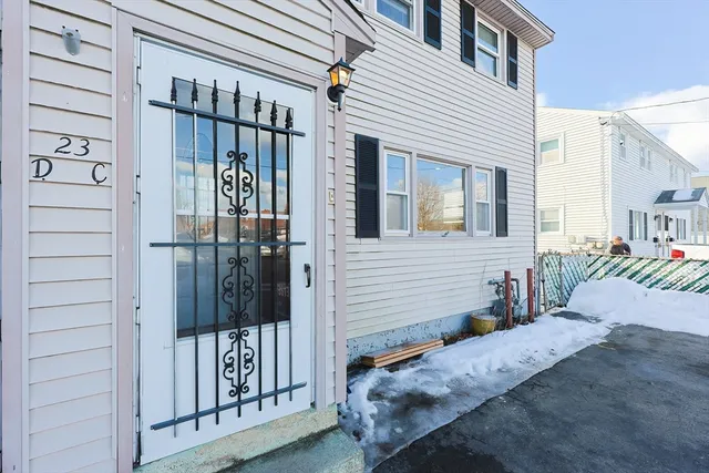 $2,600 | 23 Hunt Street, Unit C, Nashua, NH 03060