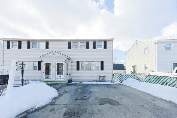 $2,600 | 23 Hunt Street, Unit C, Nashua, NH 03060