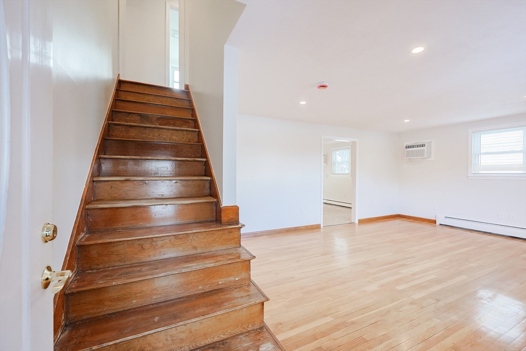 23 Hunt Street, Unit C Nashua, NH 03060 - Photo 3 of 25