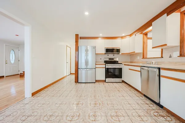 $2,600 | 23 Hunt Street, Unit C, Nashua, NH 03060