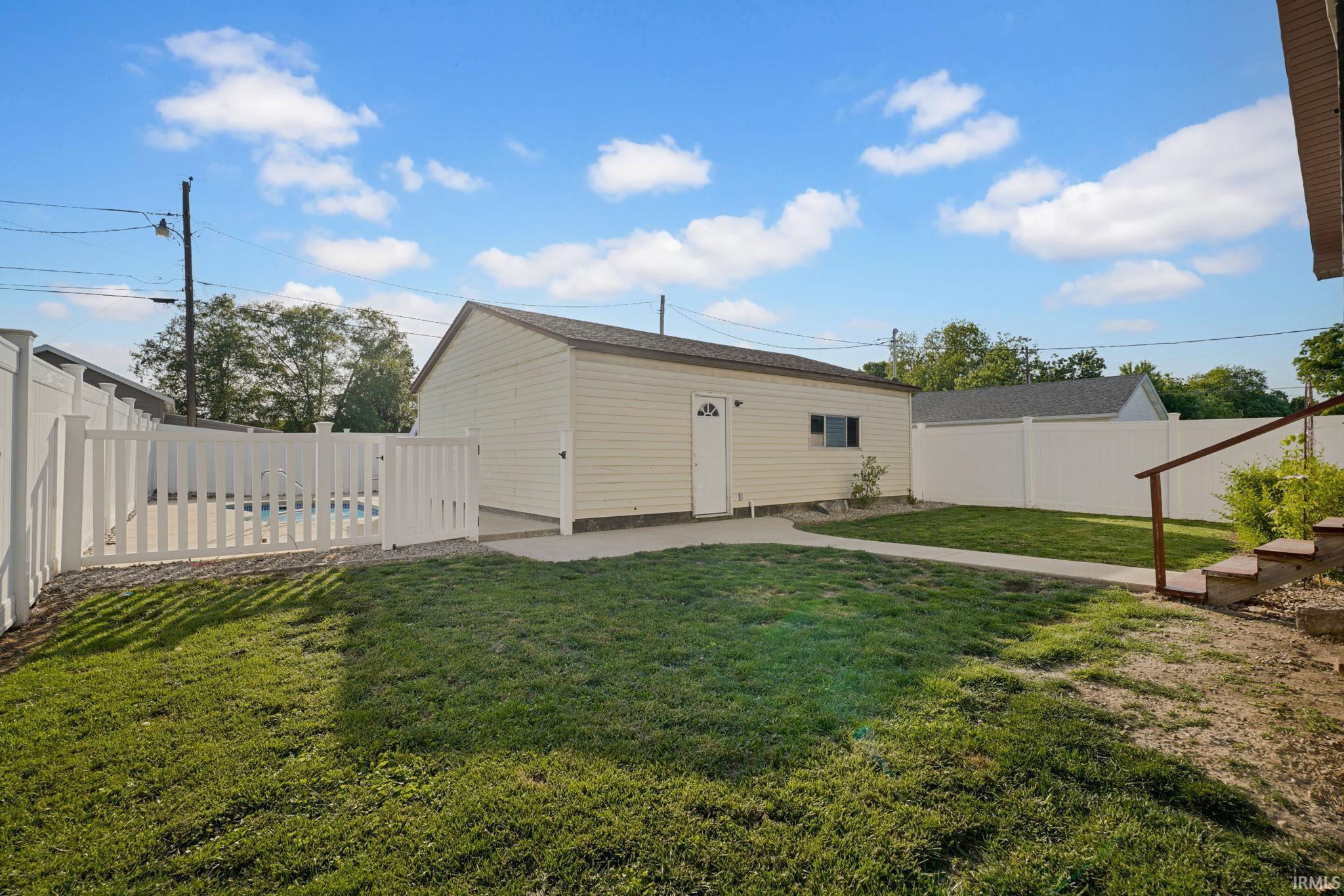 611 North 8th Street Mitchell, IN 47446 - Photo 21 of 26