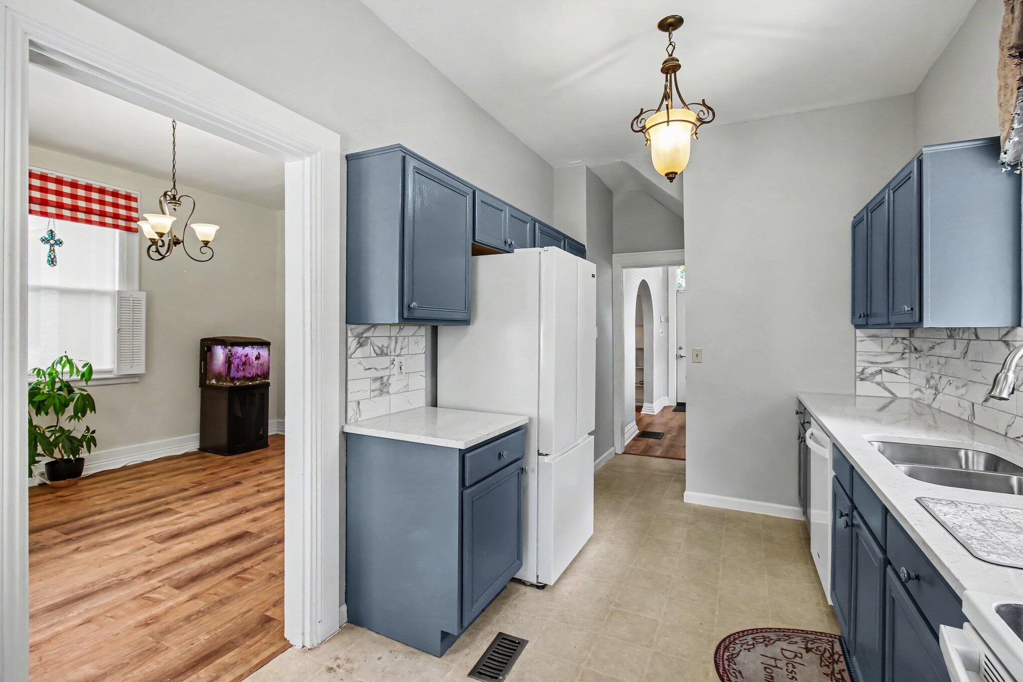 332 East 18th Street Covington, KY 41014 - Photo 7 of 36 Kitchen