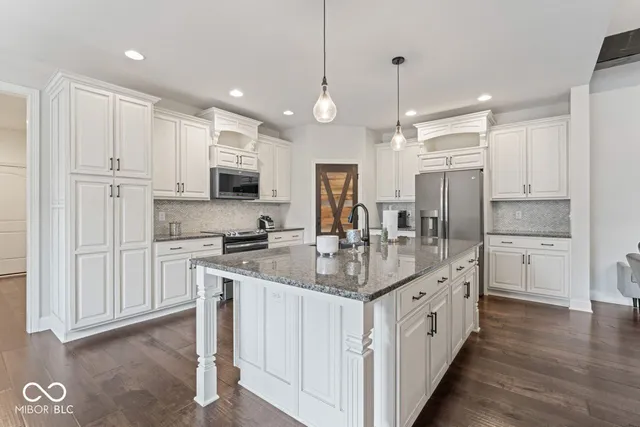 $759,000 | 1740 Golden Field Drive, Greenwood, IN 46143