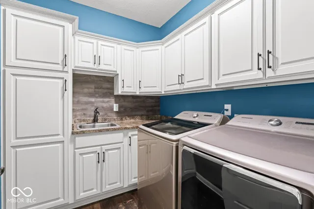 $759,000 | 1740 Golden Field Drive, Greenwood, IN 46143