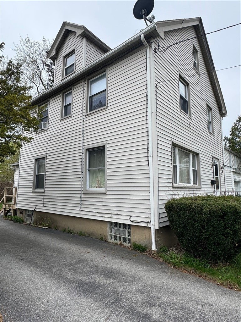 2662 Dewey Avenue Rochester, NY 14616 - Photo 3 of 8