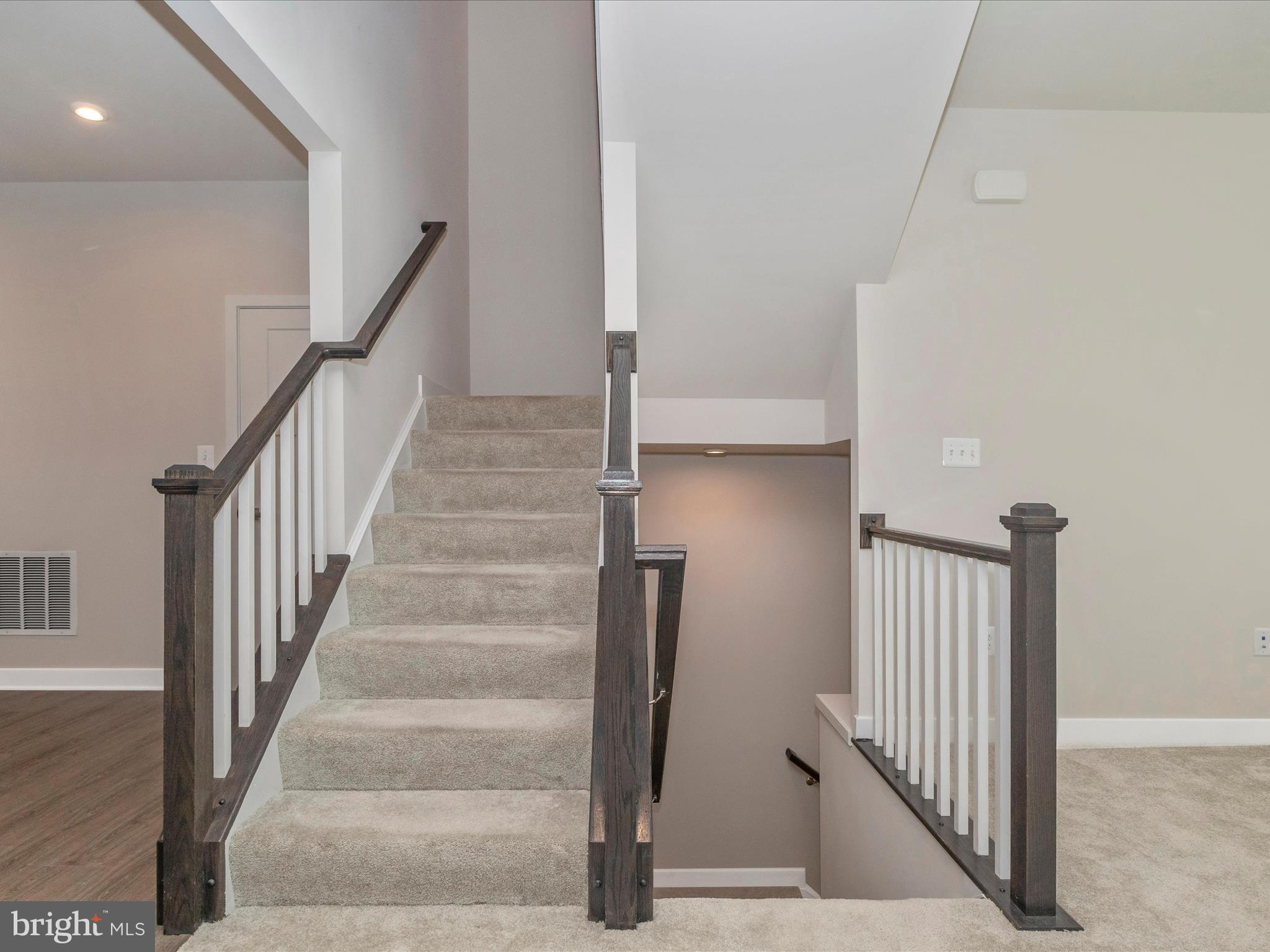 14957 Ring House Road Brandywine, MD 20613 - Photo 4 of 34 Staircase