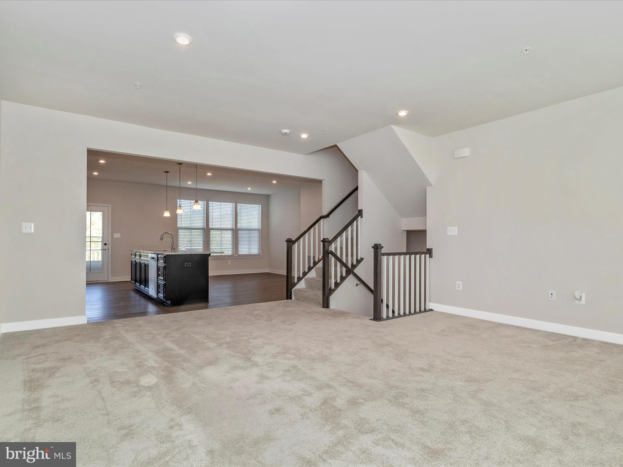 14957 Ring House Road Brandywine, MD 20613 - Photo 8 of 34 Living Room