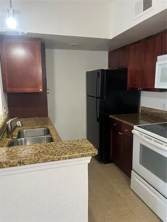$158,900 | 5132 Conroy Road, Unit 938, Orlando, FL 32811