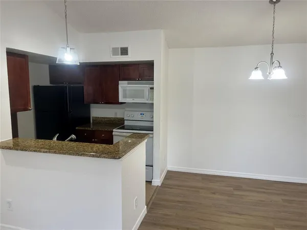 $158,900 | 5132 Conroy Road, Unit 938, Orlando, FL 32811
