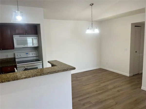 $158,900 | 5132 Conroy Road, Unit 938, Orlando, FL 32811