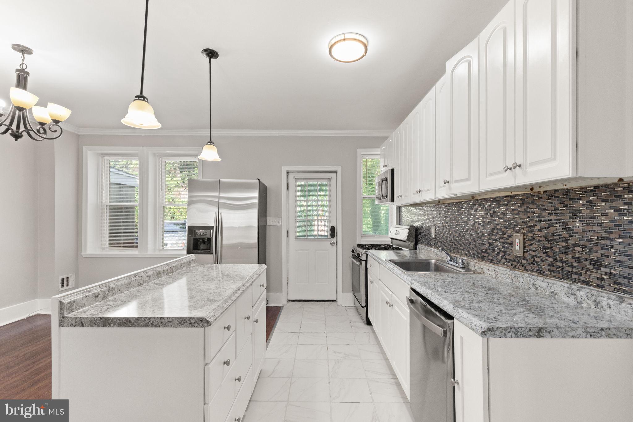 4032 Fairfax Road Baltimore, MD 21216 - Photo 9 of 25 Gallery Image 9