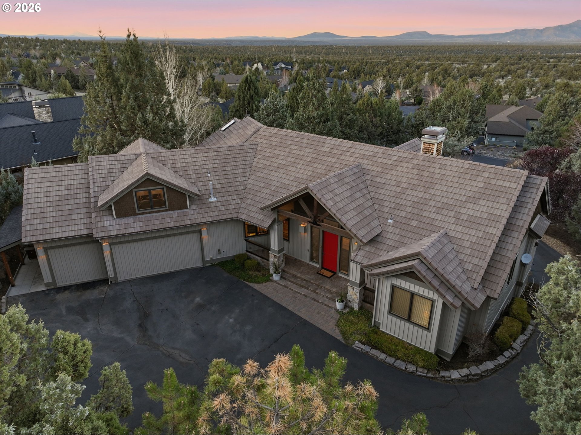 631 Sundance Ridge Court Redmond, OR 97756 - Photo 7 of 48